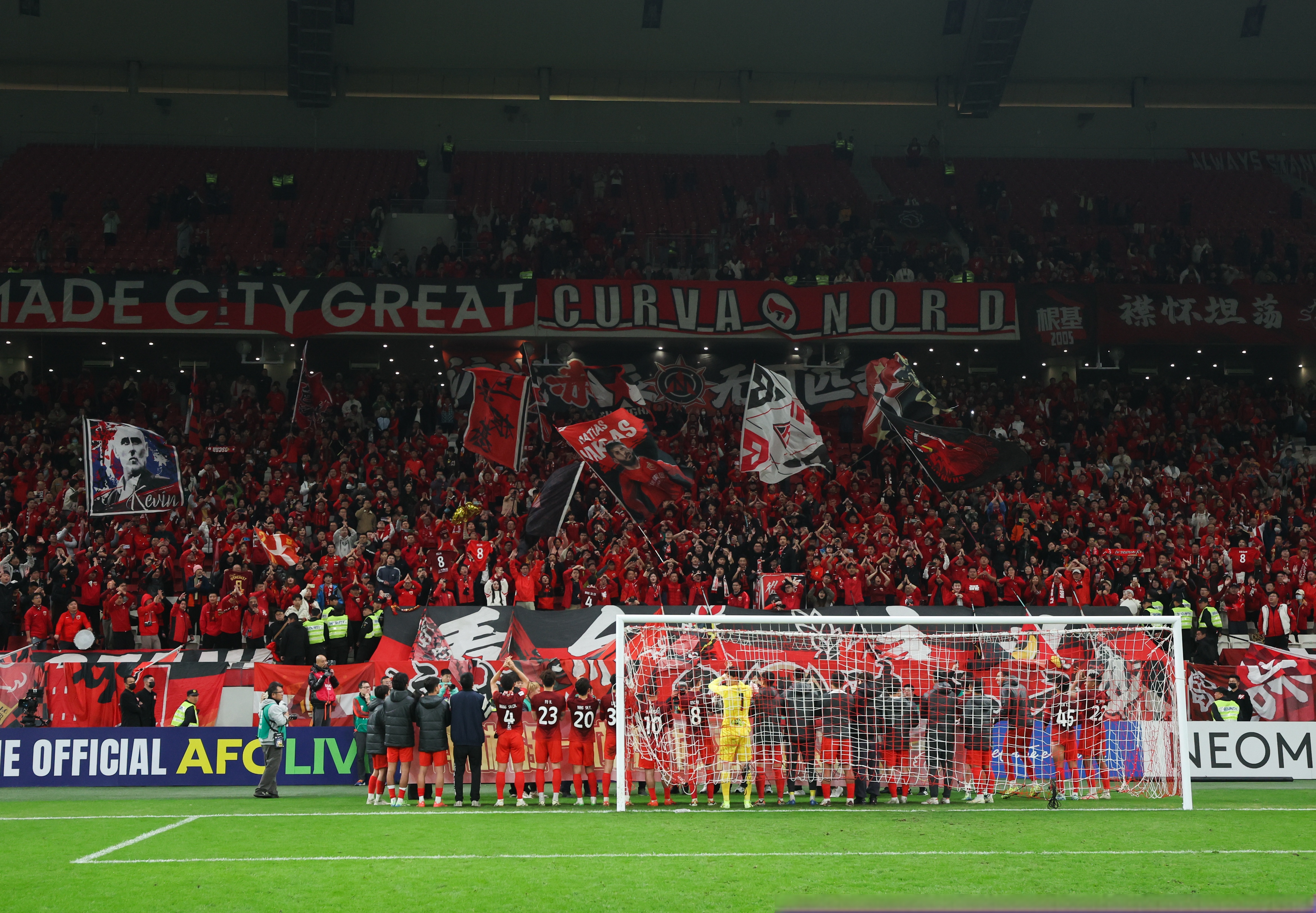 上海海港训练开放日；转会期临场应变引欢呼；葡超在即；轮换策略成焦点(上海上港吧精品吧)-开云平台